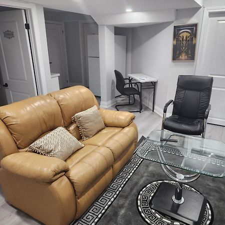 Apartment B 2 Bedroom Brampton Ngoại thất bức ảnh