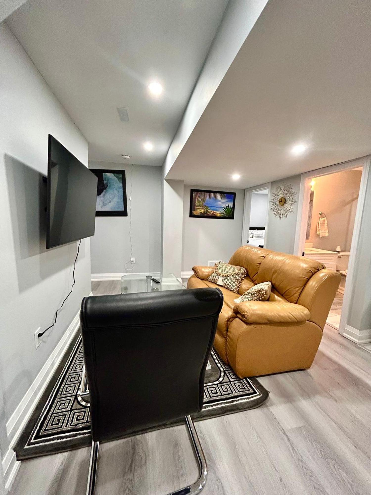 Apartment B 2 Bedroom Brampton Ngoại thất bức ảnh