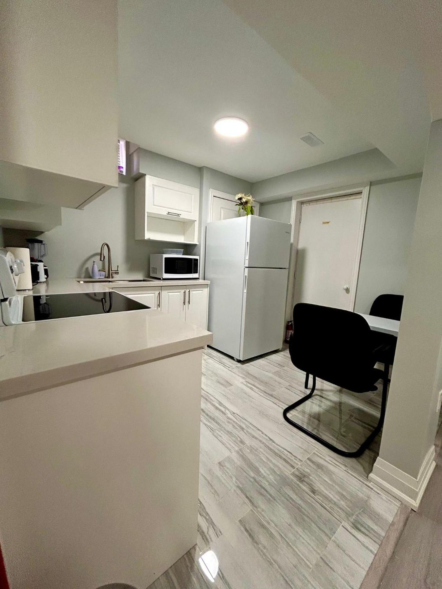 Apartment B 2 Bedroom Brampton Ngoại thất bức ảnh