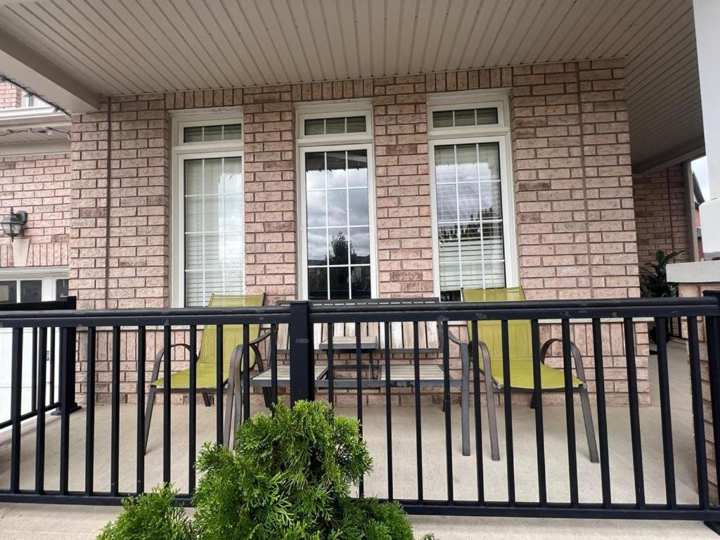 Apartment B 2 Bedroom Brampton Ngoại thất bức ảnh