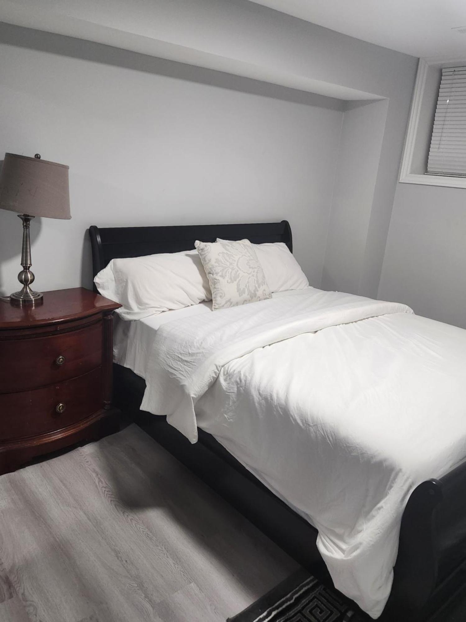 Apartment B 2 Bedroom Brampton Ngoại thất bức ảnh
